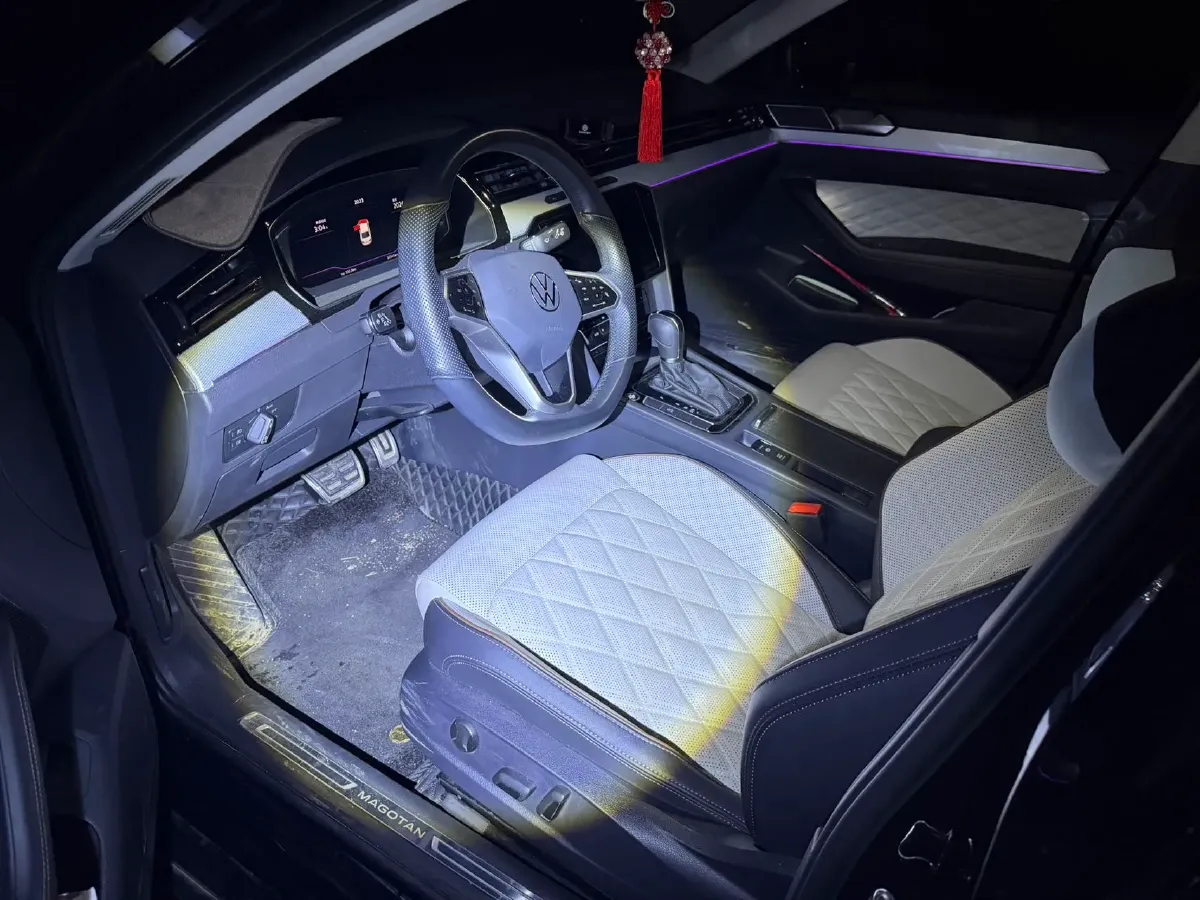 2023 Volkswagen Magotan 2.0T 186HP L4 7DCT,autocango,china used car exporter,china ev exporter,chinese used car exporter,chinese used ev exporter