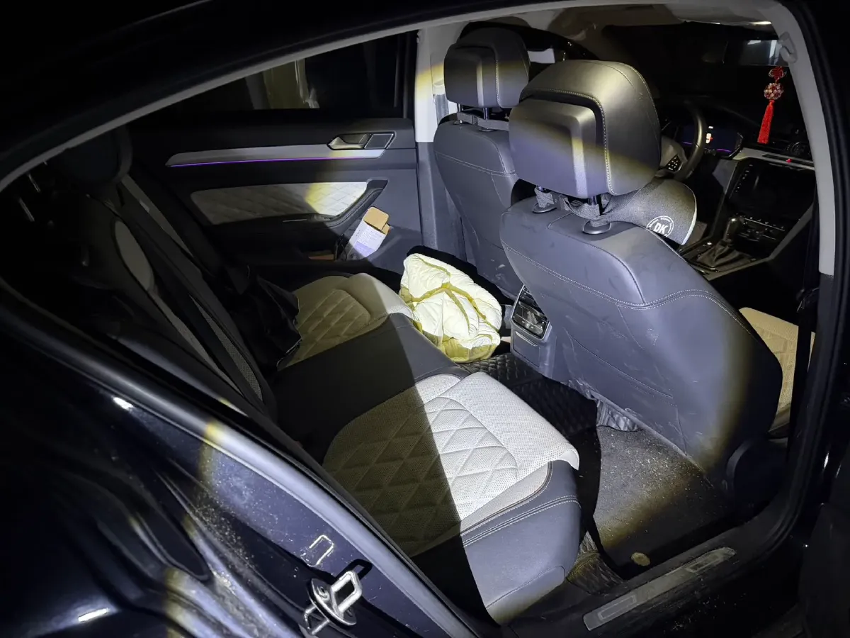 2023 Volkswagen Magotan 2.0T 186HP L4 7DCT,autocango,china used car exporter,china ev exporter,chinese used car exporter,chinese used ev exporter