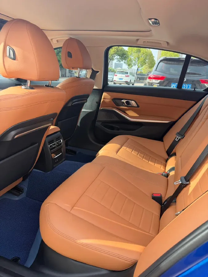 2021 BMW 3 Series 2.0T 156HP L4 8AT,autocango,china used car exporter,china ev exporter,chinese used car exporter,chinese used ev exporter