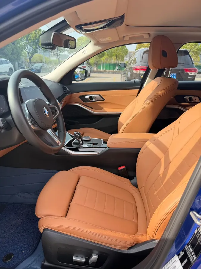 2021 BMW 3 Series 2.0T 156HP L4 8AT,autocango,china used car exporter,china ev exporter,chinese used car exporter,chinese used ev exporter