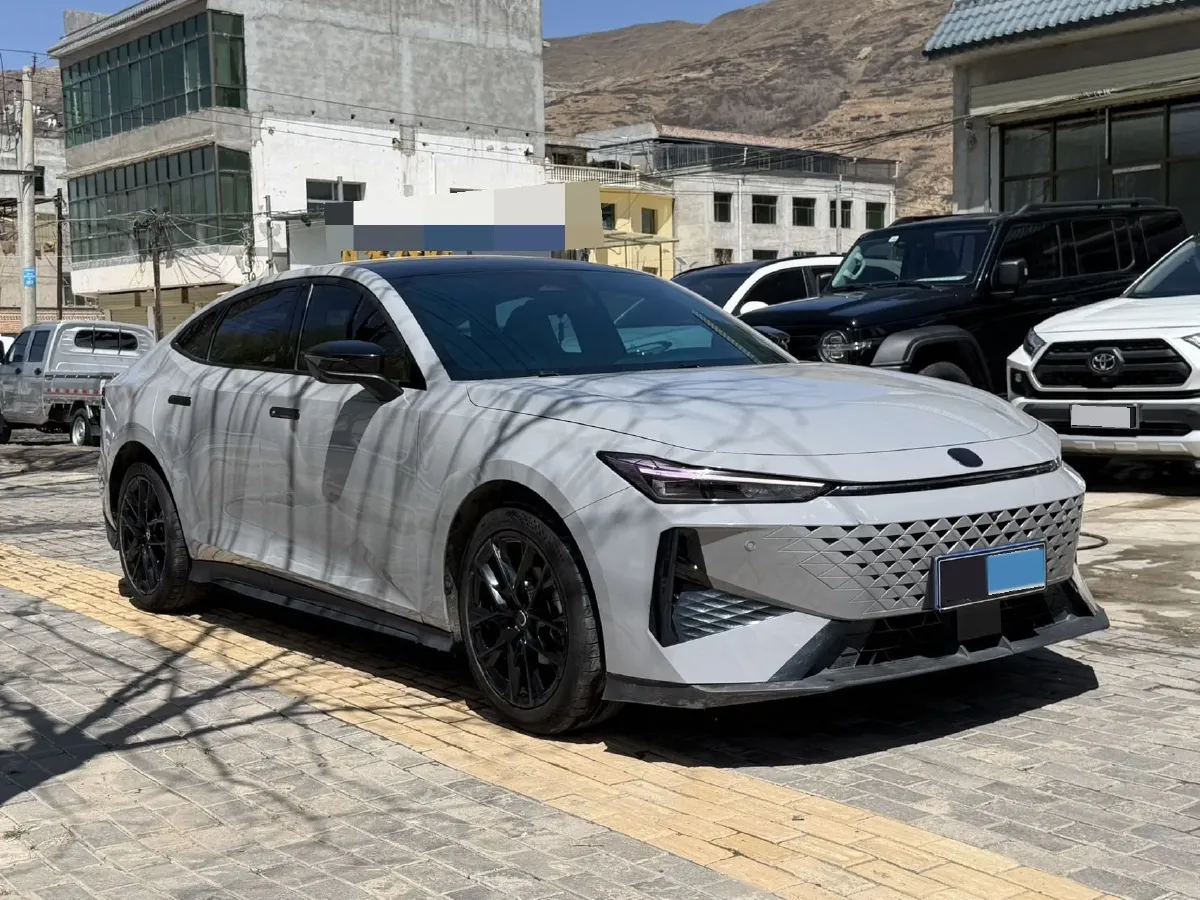 2024 ChangAn UNI-V 1.5T 188HP L4 7DCT,autocango,china used car exporter,china ev exporter,chinese used car exporter,chinese used ev exporter