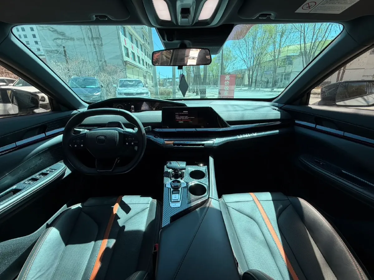 2024 ChangAn UNI-V 1.5T 188HP L4 7DCT,autocango,china used car exporter,china ev exporter,chinese used car exporter,chinese used ev exporter