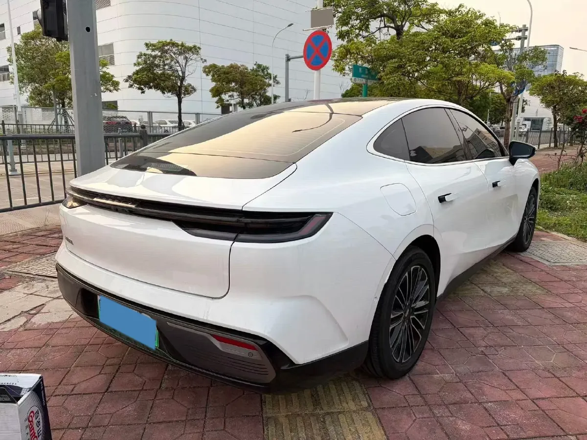 2025 Geely Galaxy Starshine 8 1.5L 112HP L4 1DHT PHEV,autocango,china used car exporter,china ev exporter,chinese used car exporter,chinese used ev exporter