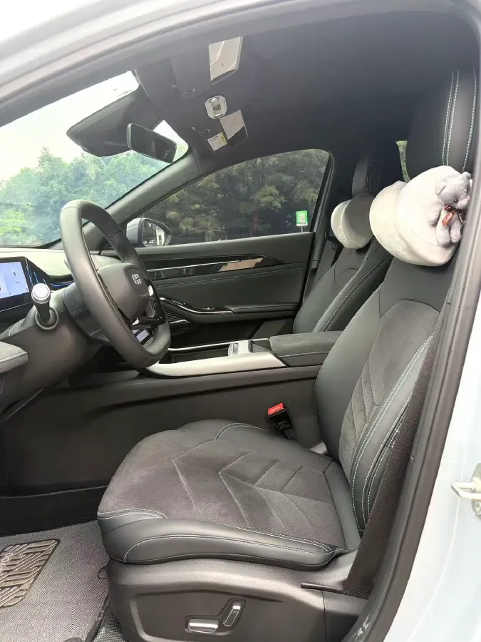 2024 Geely Galaxy L6 1.5T 163HP L4 3DHT PHEV,autocango,china used car exporter,china ev exporter,chinese used car exporter,chinese used ev exporter