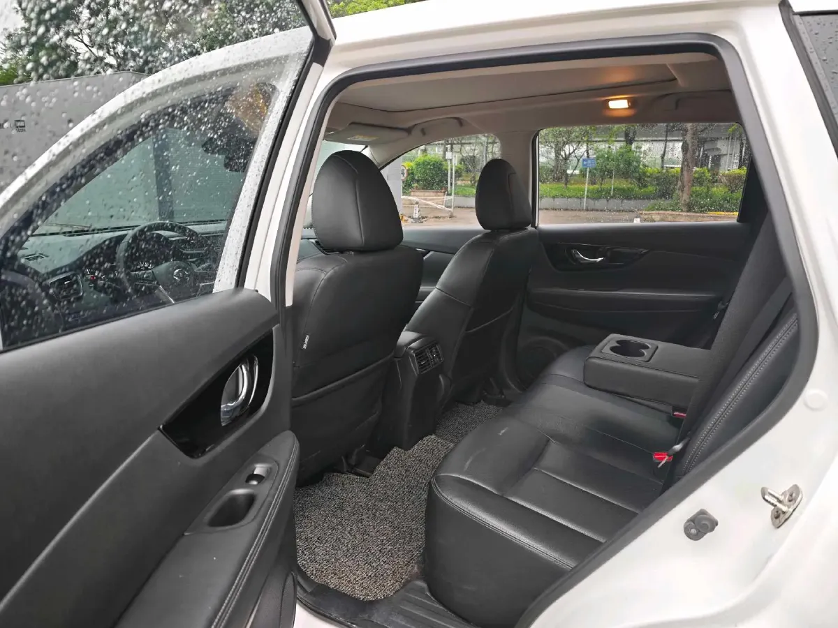 2022 Nissan X-Trail 2.0L 151HP L4 CVT,autocango,china used car exporter,china ev exporter,chinese used car exporter,chinese used ev exporter