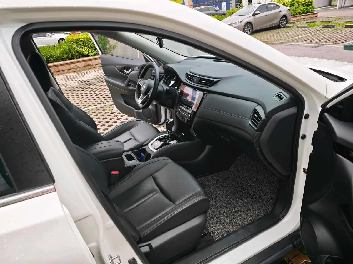 2022 Nissan X-Trail 2.0L 151HP L4 CVT,autocango,china used car exporter,china ev exporter,chinese used car exporter,chinese used ev exporter