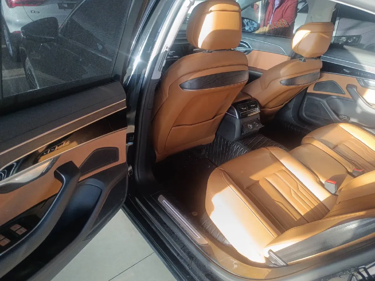 2023 Audi A8 2.0T 265HP L4 8AT,autocango,china used car exporter,china ev exporter,chinese used car exporter,chinese used ev exporter