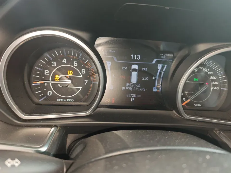 2021 Lincoln Corsair 2.0T 245HP L4 8AT,autocango,china used car exporter,china ev exporter,chinese used car exporter,chinese used ev exporter