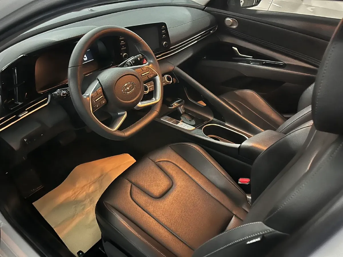 2021 Hyundai Elantra 1.5L 115HP L4 CVT,autocango,china used car exporter,china ev exporter,chinese used car exporter,chinese used ev exporter