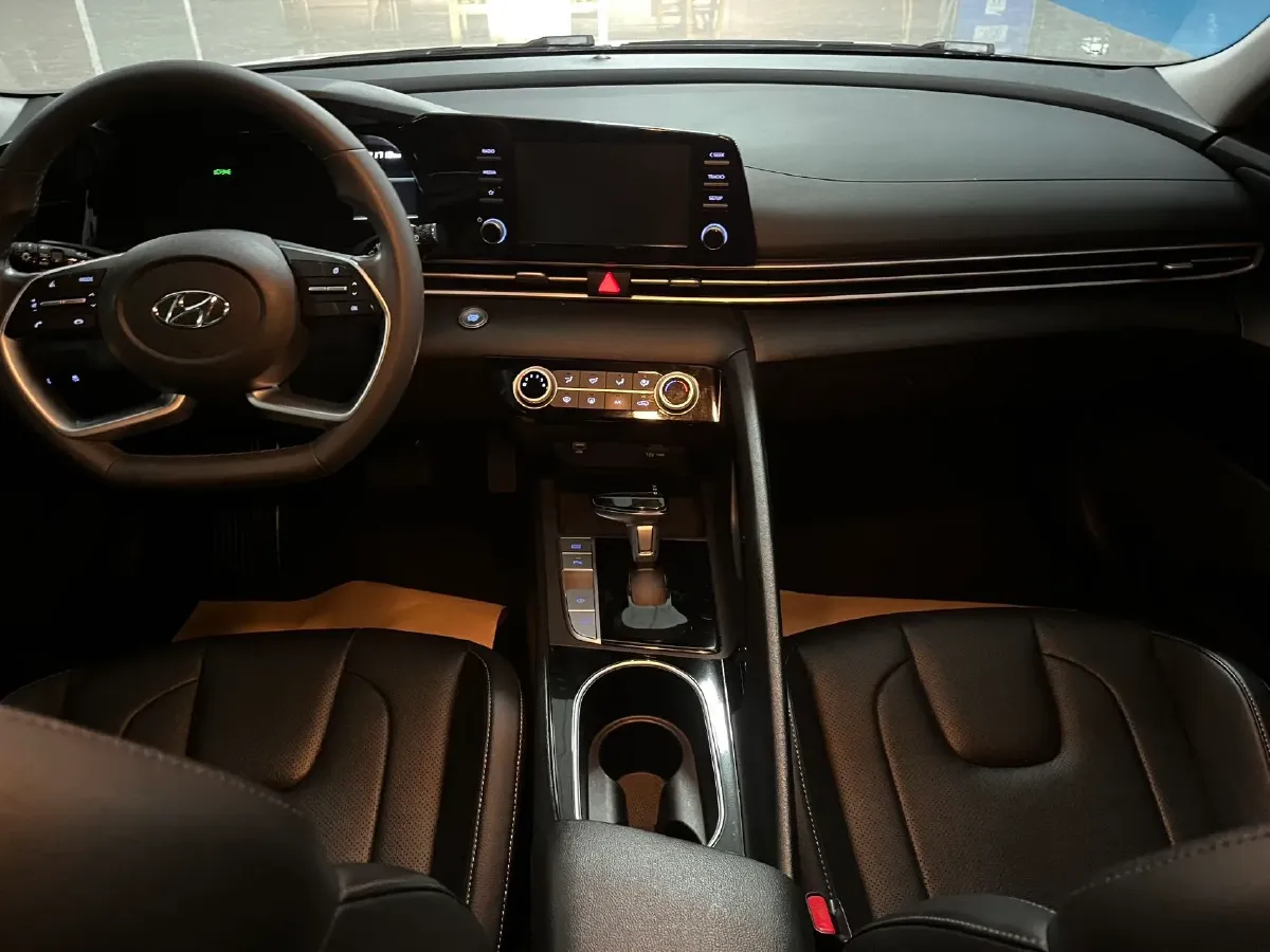 2021 Hyundai Elantra 1.5L 115HP L4 CVT,autocango,china used car exporter,china ev exporter,chinese used car exporter,chinese used ev exporter