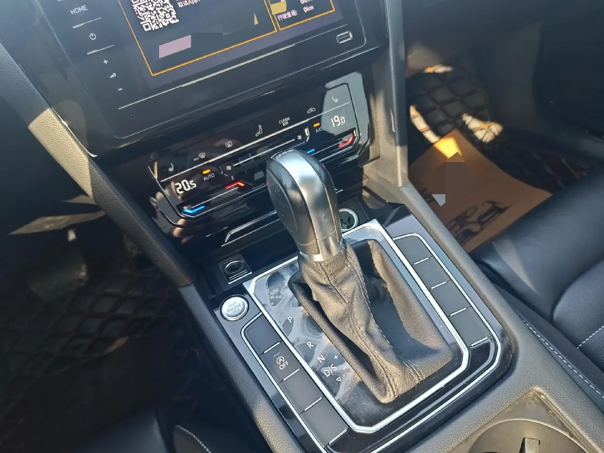 2020 Volkswagen Magotan 2.0T 186HP L4 7DCT,autocango,china used car exporter,china ev exporter,chinese used car exporter,chinese used ev exporter