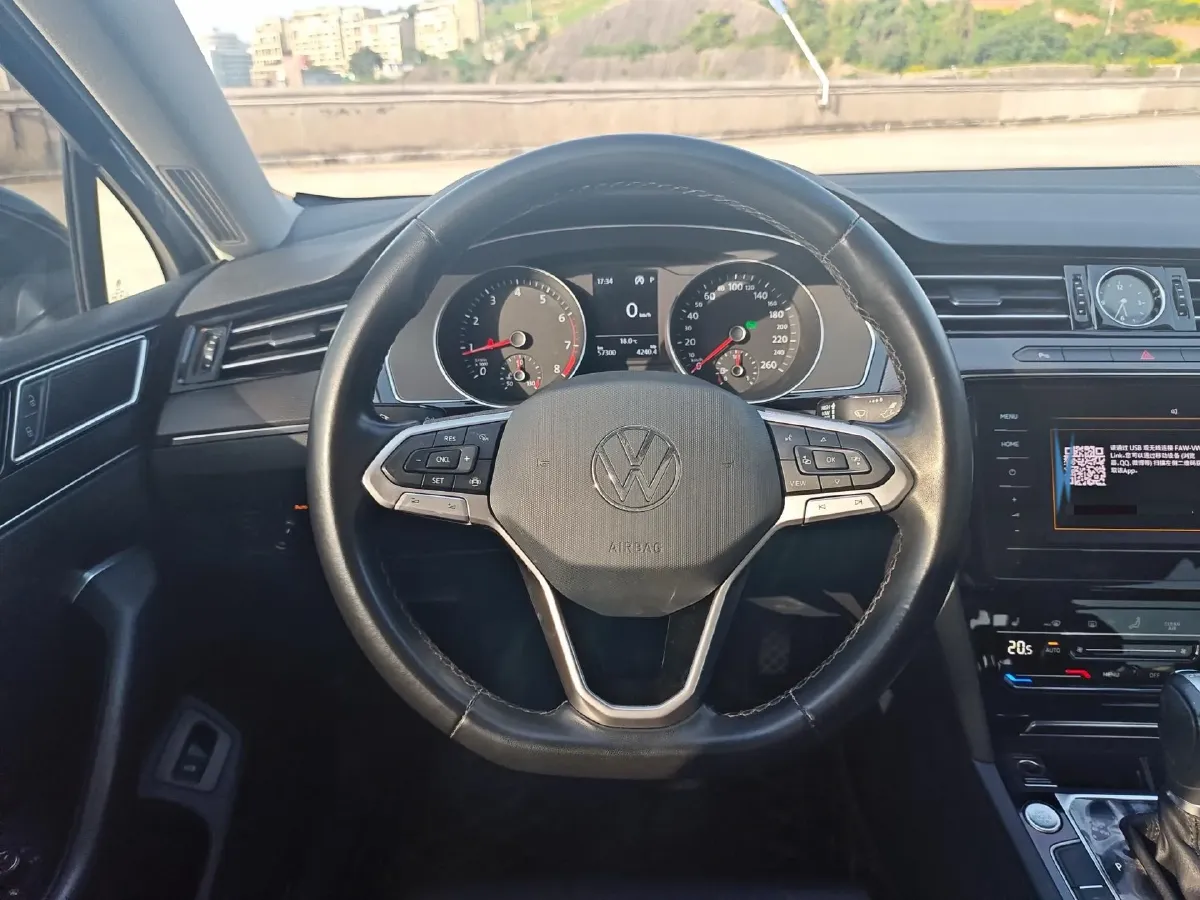 2020 Volkswagen Magotan 2.0T 186HP L4 7DCT,autocango,china used car exporter,china ev exporter,chinese used car exporter,chinese used ev exporter