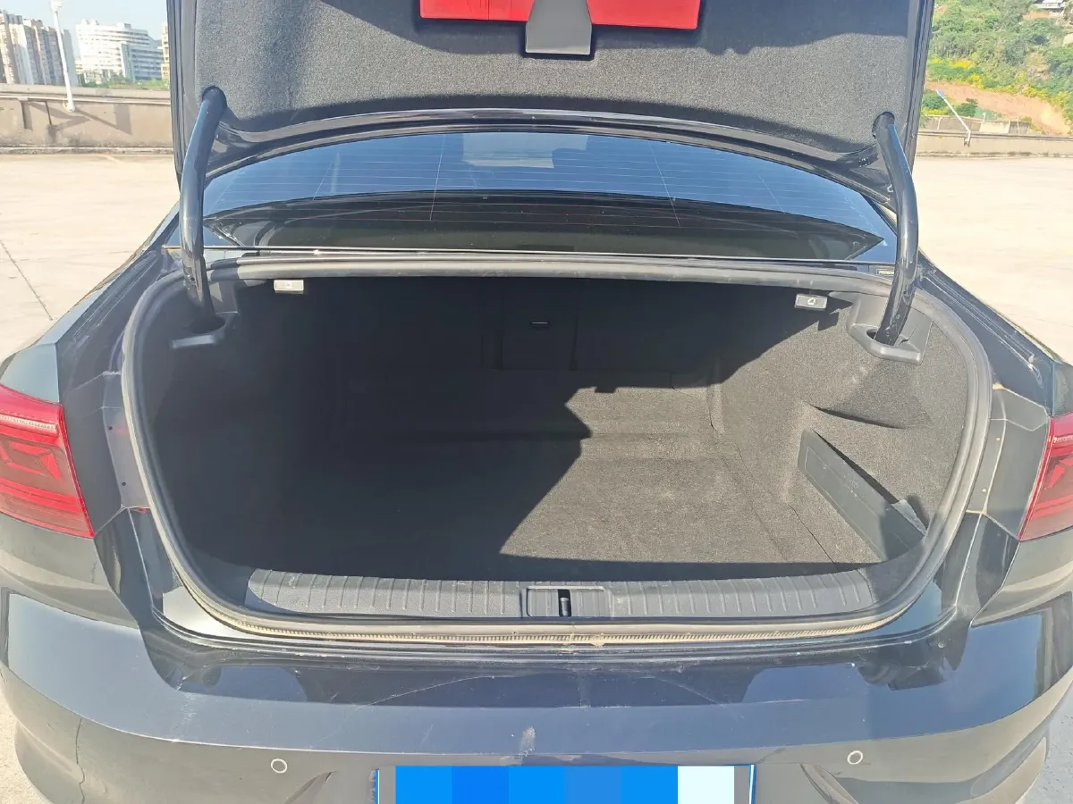 2020 Volkswagen Magotan 2.0T 186HP L4 7DCT,autocango,china used car exporter,china ev exporter,chinese used car exporter,chinese used ev exporter