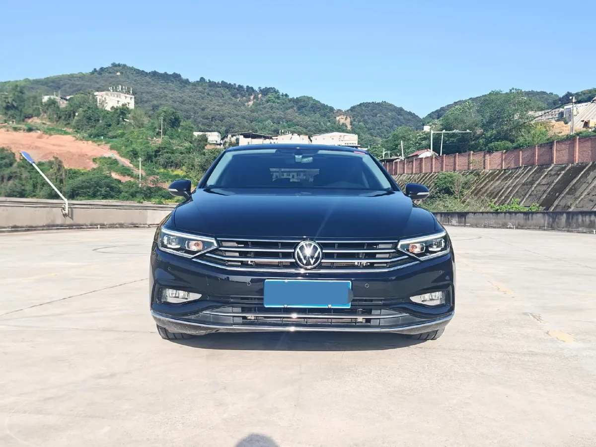 2020 Volkswagen Magotan 2.0T 186HP L4 7DCT,autocango,china used car exporter,china ev exporter,chinese used car exporter,chinese used ev exporter