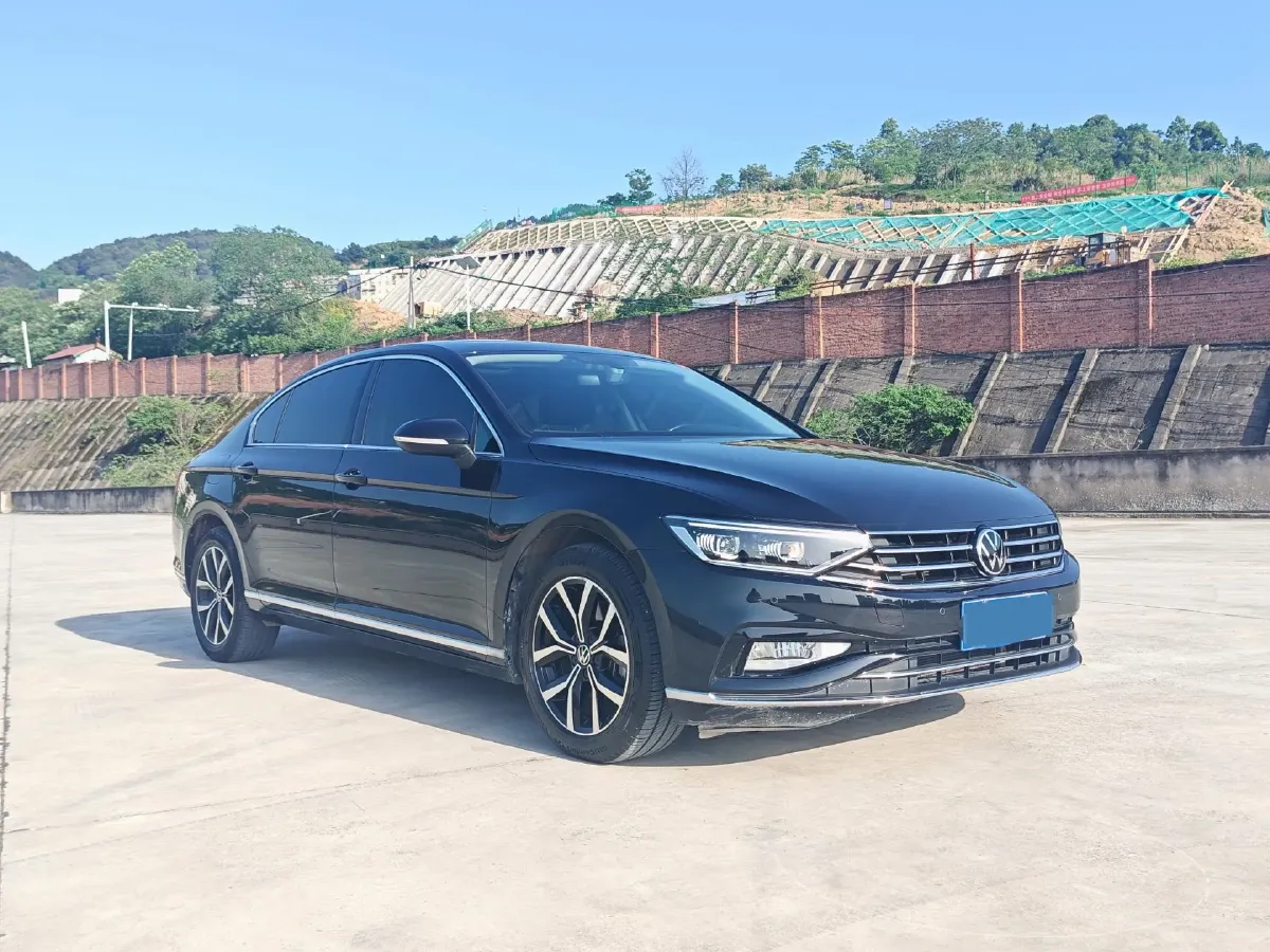 2020 Volkswagen Magotan 2.0T 186HP L4 7DCT,autocango,china used car exporter,china ev exporter,chinese used car exporter,chinese used ev exporter