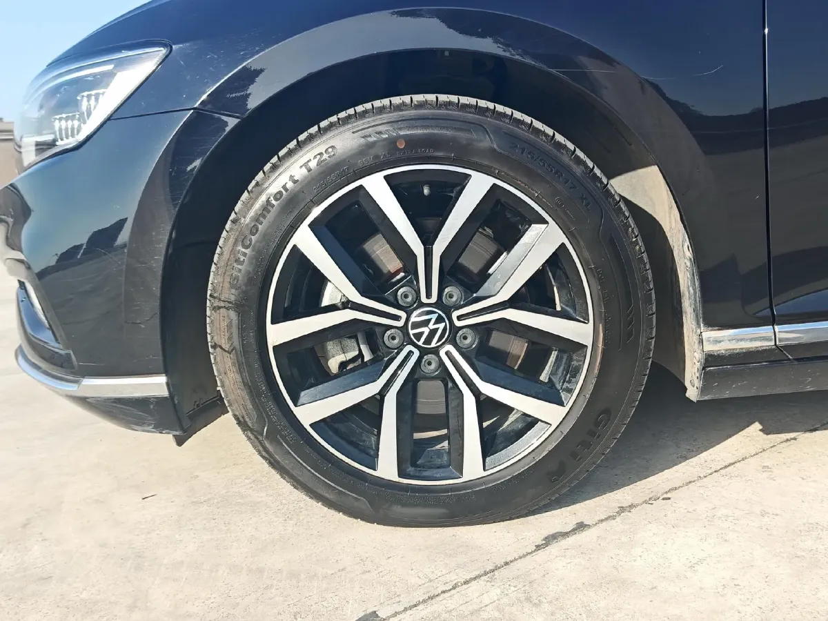 2020 Volkswagen Magotan 2.0T 186HP L4 7DCT,autocango,china used car exporter,china ev exporter,chinese used car exporter,chinese used ev exporter