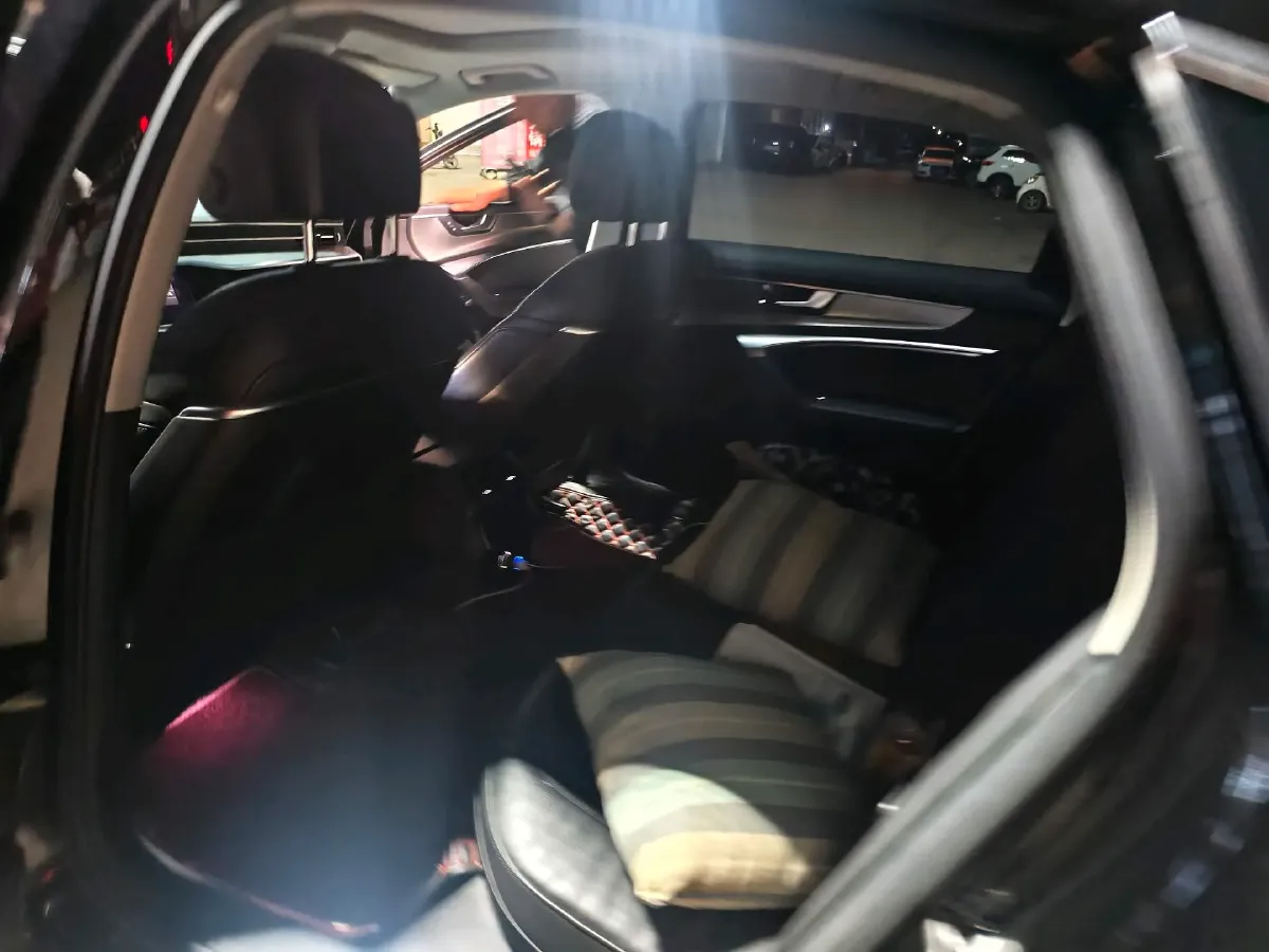 2019 Audi A6L 2.0T 190HP L4 7DCT,autocango,china used car exporter,china ev exporter,chinese used car exporter,chinese used ev exporter