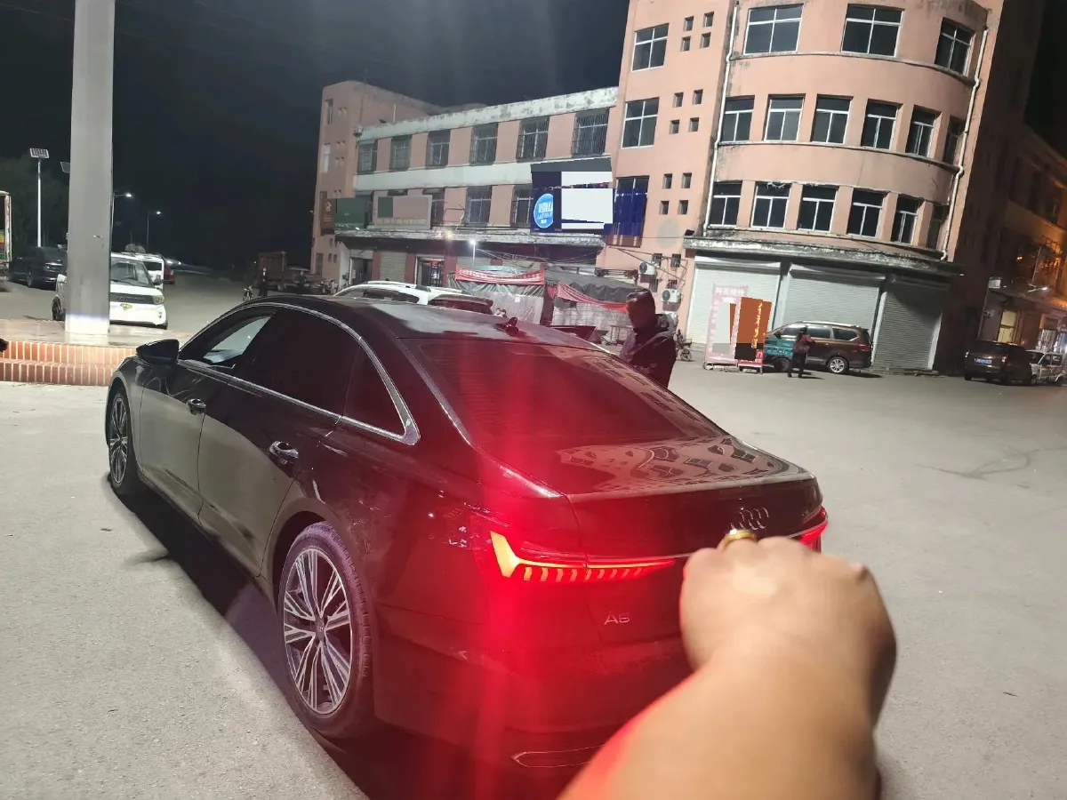 2019 Audi A6L 2.0T 190HP L4 7DCT,autocango,china used car exporter,china ev exporter,chinese used car exporter,chinese used ev exporter