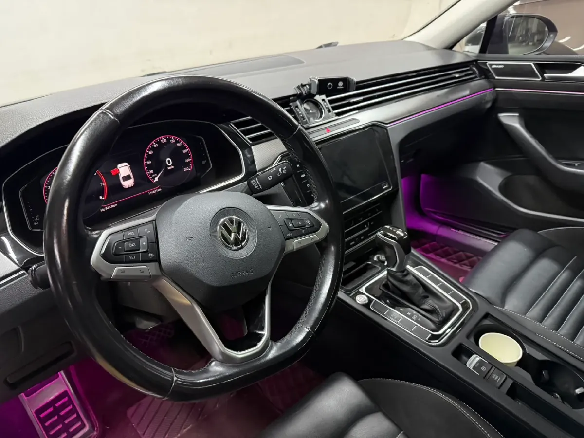2020 Volkswagen Magotan 2.0T 186HP L4 7DCT,autocango,china used car exporter,china ev exporter,chinese used car exporter,chinese used ev exporter