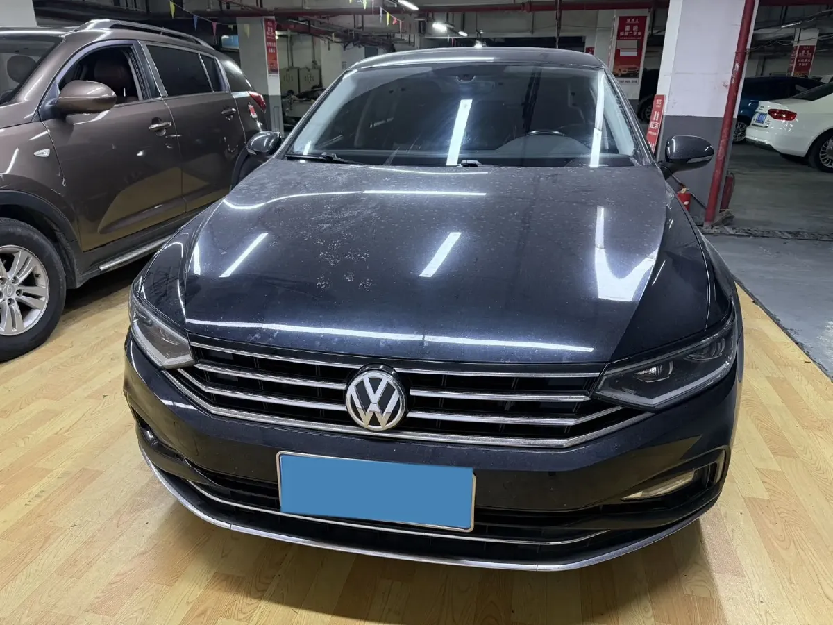 2020 Volkswagen Magotan 2.0T 186HP L4 7DCT,autocango,china used car exporter,china ev exporter,chinese used car exporter,chinese used ev exporter