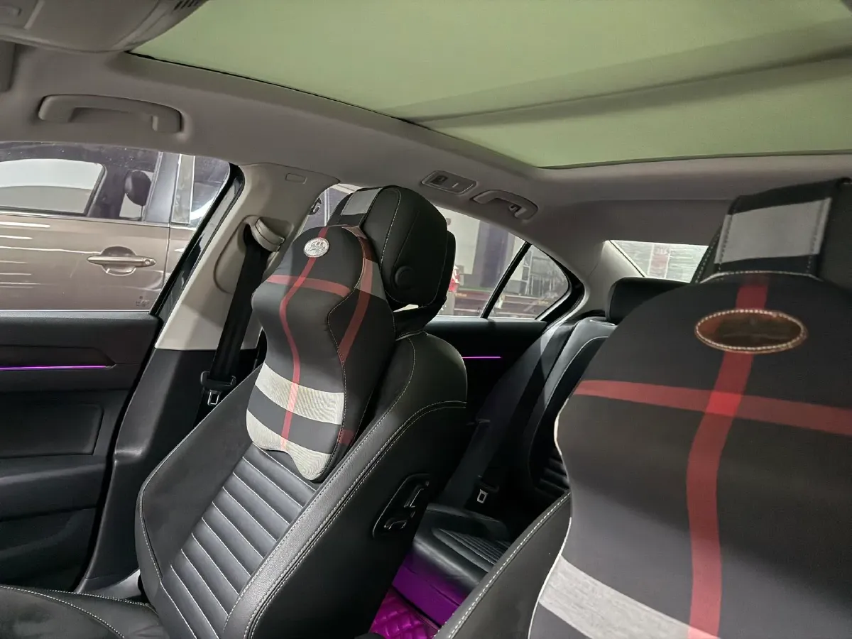 2020 Volkswagen Magotan 2.0T 186HP L4 7DCT,autocango,china used car exporter,china ev exporter,chinese used car exporter,chinese used ev exporter