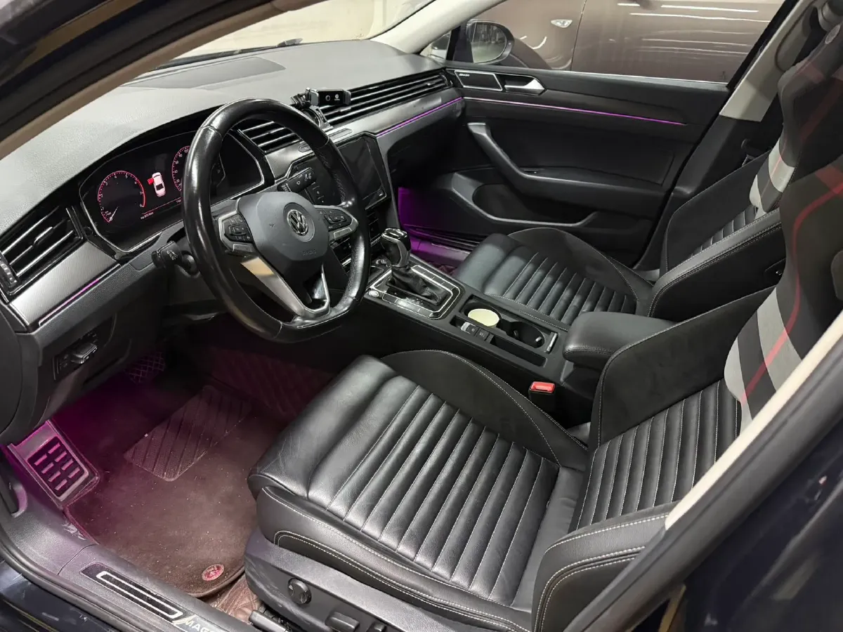 2020 Volkswagen Magotan 2.0T 186HP L4 7DCT,autocango,china used car exporter,china ev exporter,chinese used car exporter,chinese used ev exporter