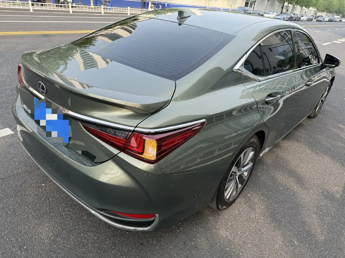 2018 Lexus ES 2.5L 178HP L4 E-CVT Hybrid,autocango,china used car exporter,china ev exporter,chinese used car exporter,chinese used ev exporter