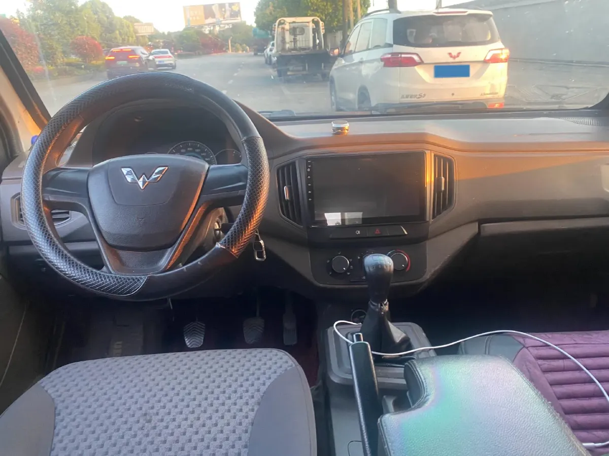 2018 WuLing RongGuang New Truck 1.5L 107HP L4 5MT,autocango,china used car exporter,china ev exporter,chinese used car exporter,chinese used ev exporter