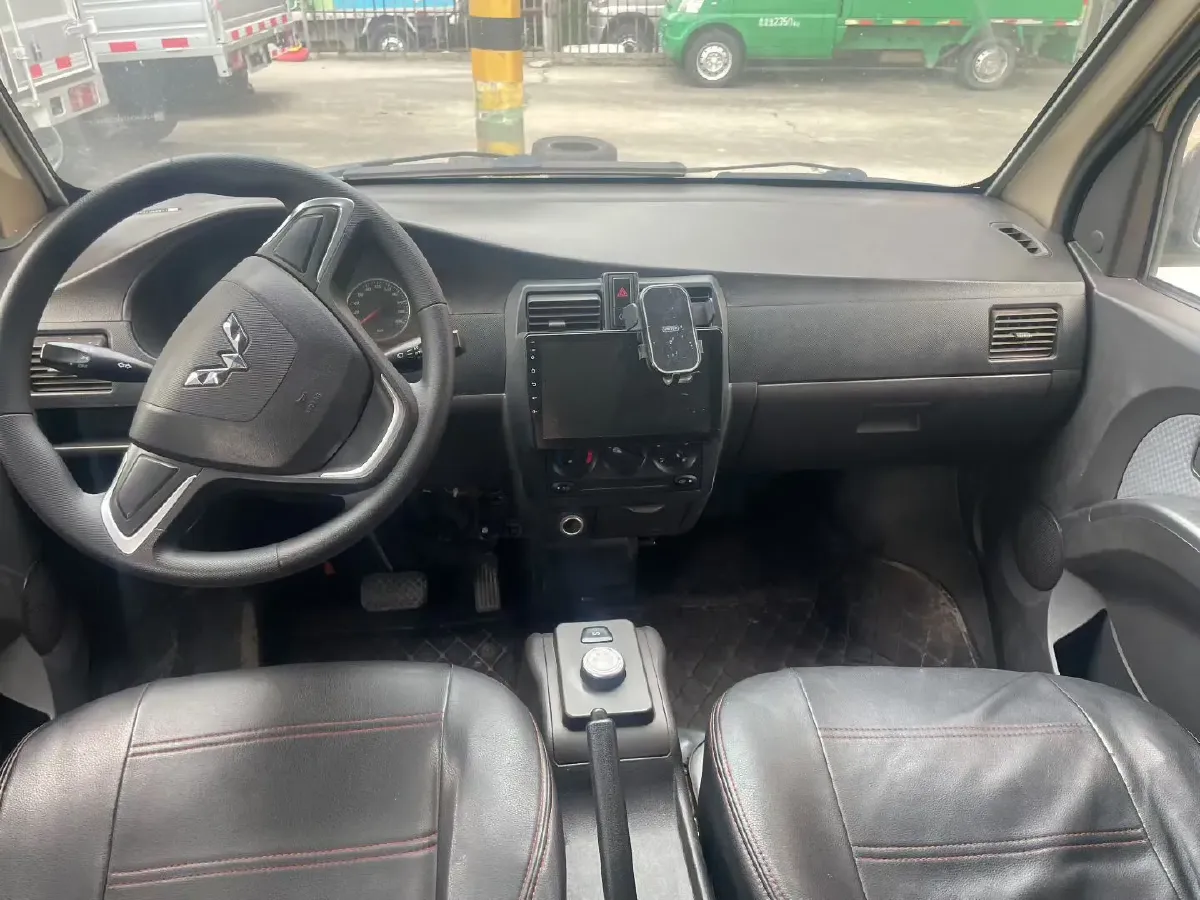 2019 WuLing HongGuang V 1.5L 99HP L4 6MT,autocango,china used car exporter,china ev exporter,chinese used car exporter,chinese used ev exporter