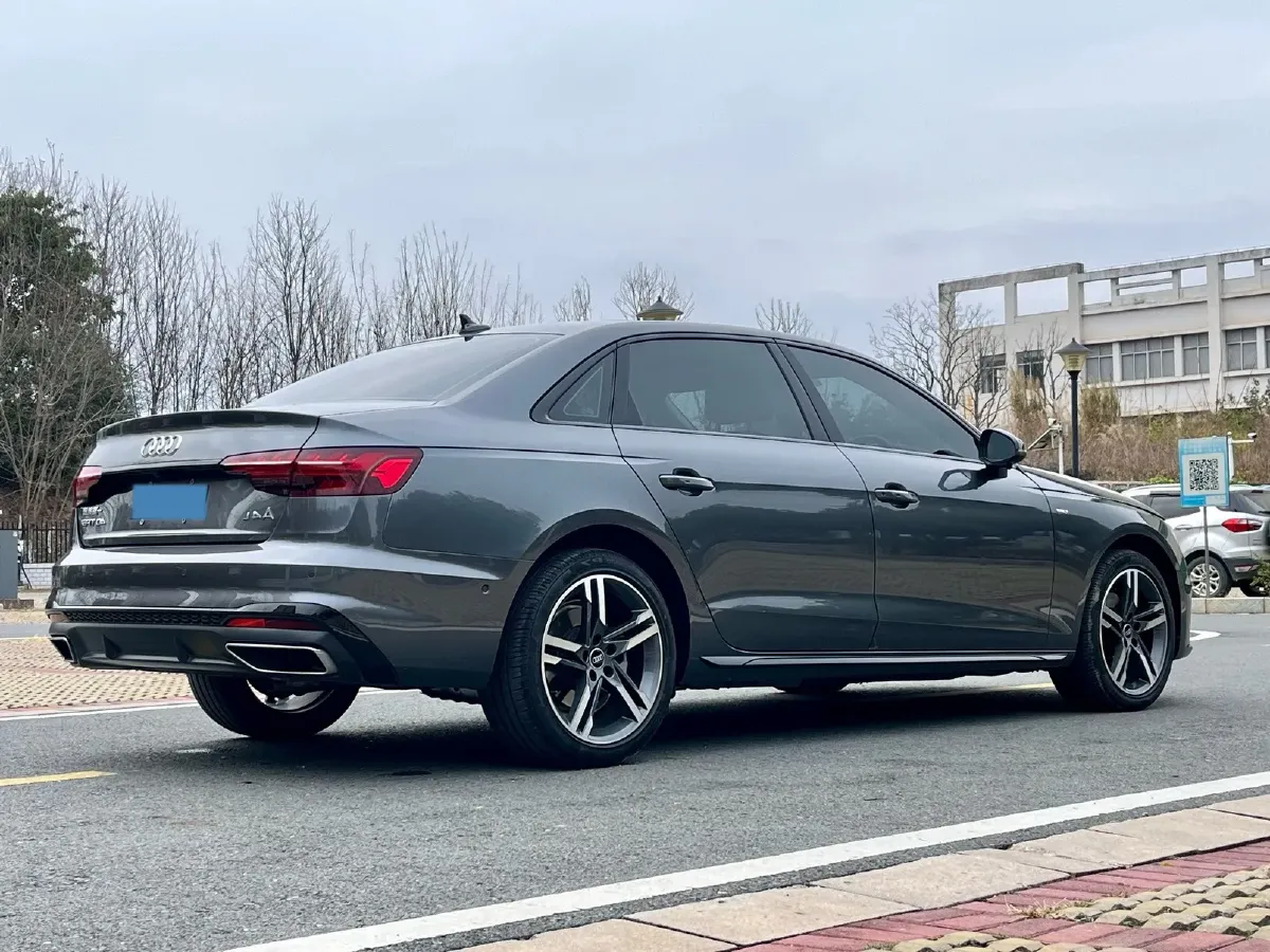 2022 Audi A4L 2.0T 190HP L4 7DCT,autocango,china used car exporter,china ev exporter,chinese used car exporter,chinese used ev exporter