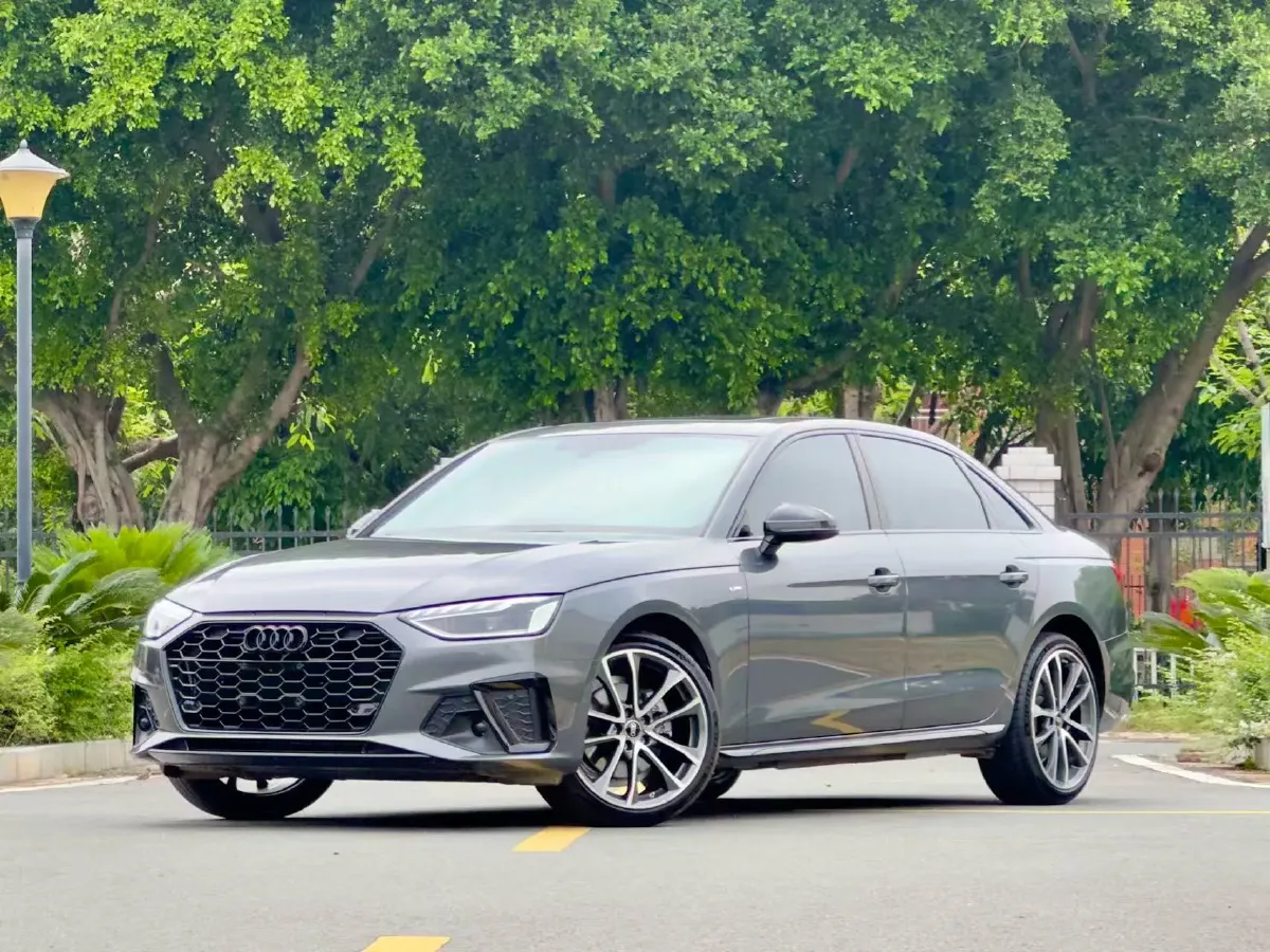 2022 Audi A4L 2.0T 190HP L4 7DCT,autocango,china used car exporter,china ev exporter,chinese used car exporter,chinese used ev exporter