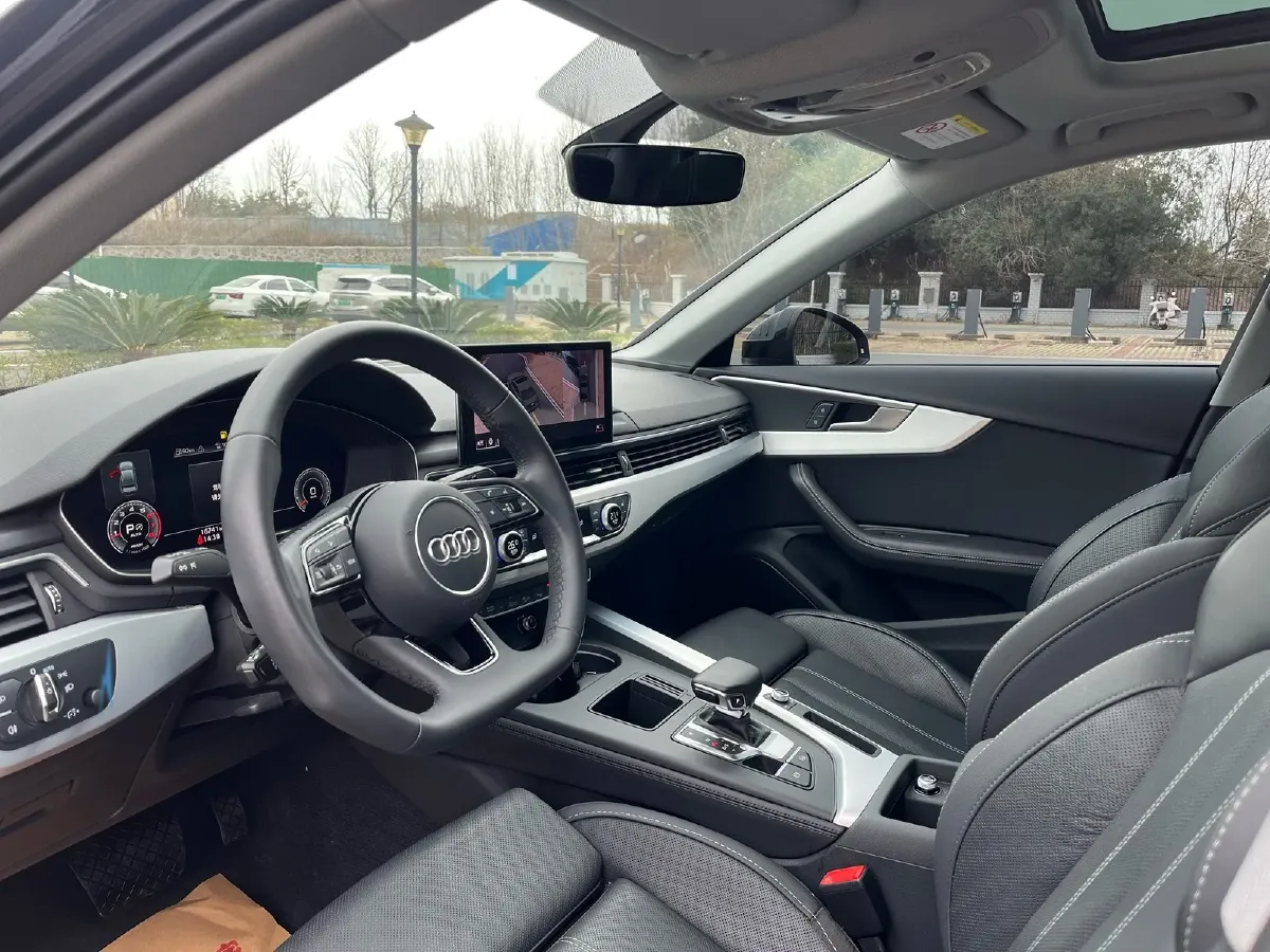 2022 Audi A4L 2.0T 190HP L4 7DCT,autocango,china used car exporter,china ev exporter,chinese used car exporter,chinese used ev exporter