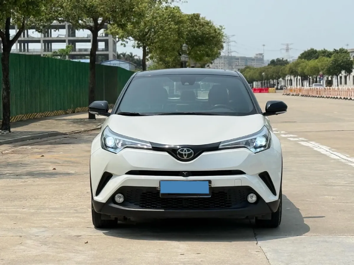 2020 Toyota C-HR 2.0L 171HP L4 CVT,autocango,china used car exporter,china ev exporter,chinese used car exporter,chinese used ev exporter
