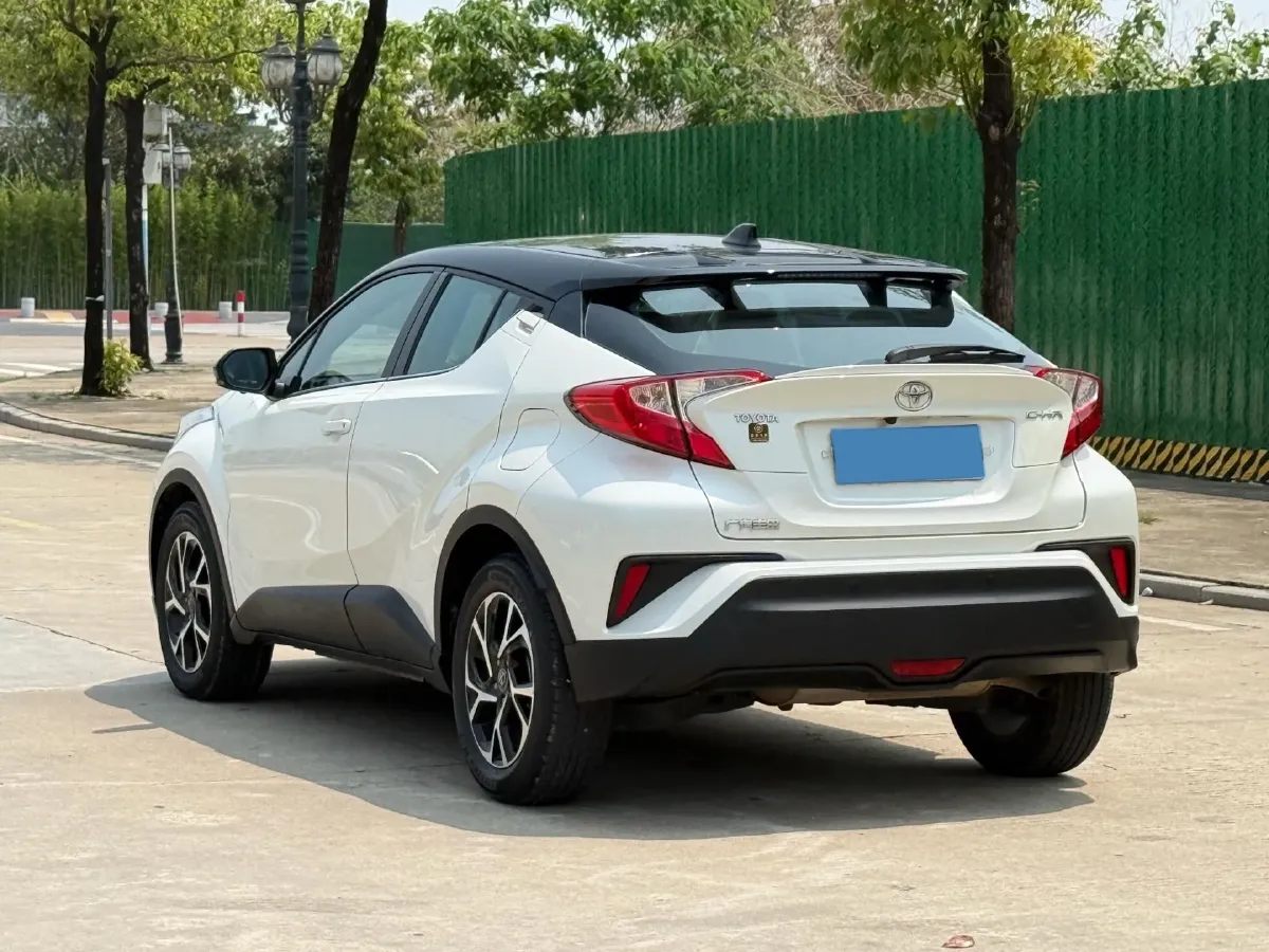 2020 Toyota C-HR 2.0L 171HP L4 CVT,autocango,china used car exporter,china ev exporter,chinese used car exporter,chinese used ev exporter