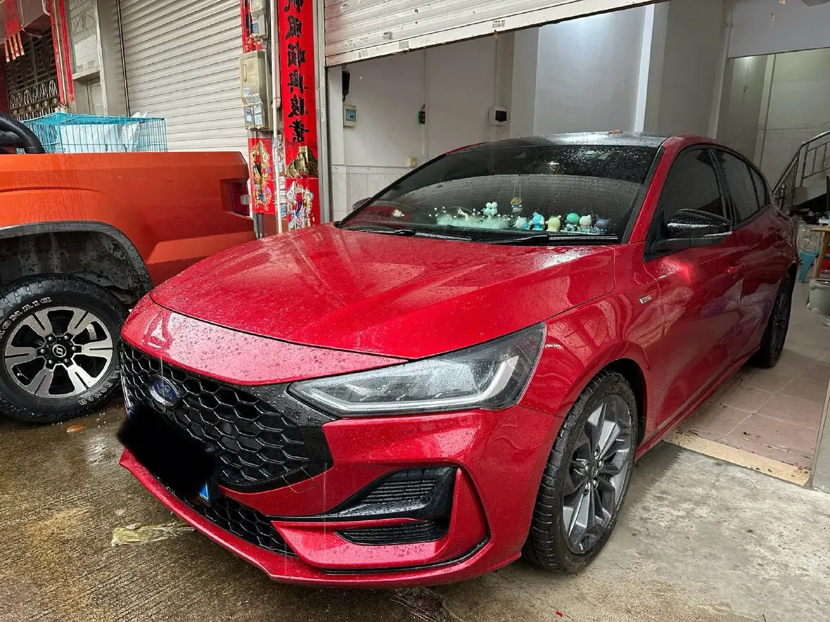 2022 Ford Focus 1.5T 177HP L4 6AT,autocango,china used car exporter,china ev exporter,chinese used car exporter,chinese used ev exporter