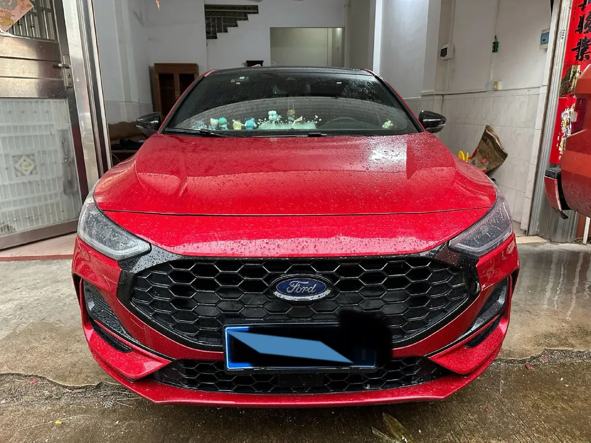 2022 Ford Focus 1.5T 177HP L4 6AT,autocango,china used car exporter,china ev exporter,chinese used car exporter,chinese used ev exporter
