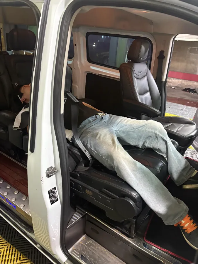 2019 Ford Transit 2.0T 121HP L4 5MT,autocango,china used car exporter,china ev exporter,chinese used car exporter,chinese used ev exporter