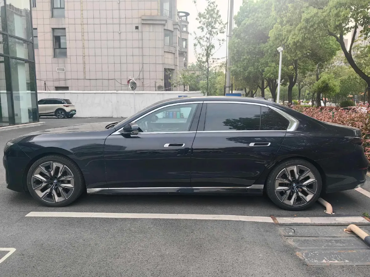 2023 BMW 7 Series 3.0T 381HP L6 8AT,autocango,china used car exporter,china ev exporter,chinese used car exporter,chinese used ev exporter