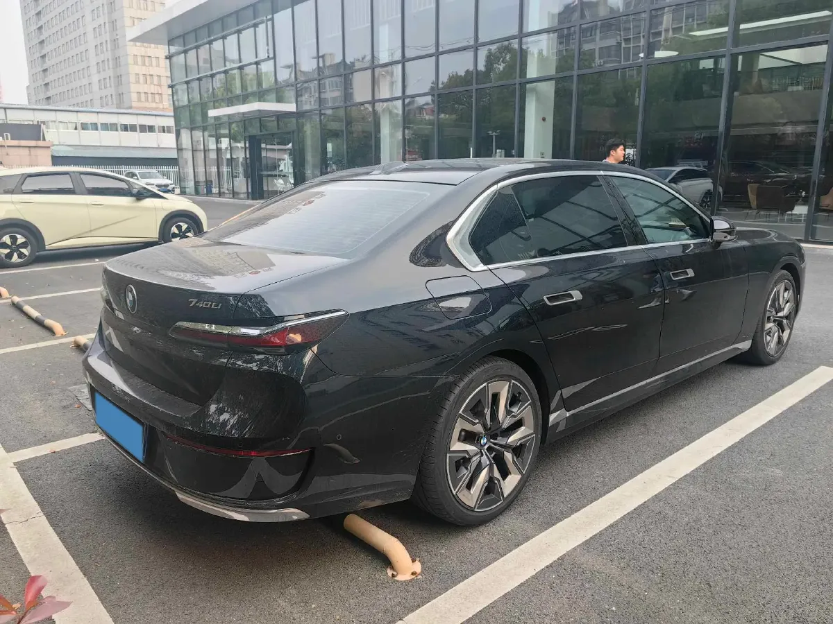 2023 BMW 7 Series 3.0T 381HP L6 8AT,autocango,china used car exporter,china ev exporter,chinese used car exporter,chinese used ev exporter