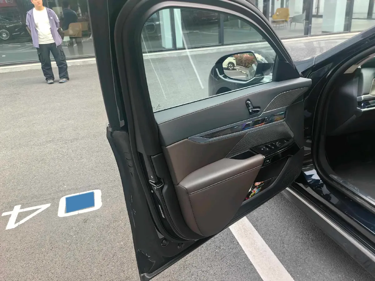 2023 BMW 7 Series 3.0T 381HP L6 8AT,autocango,china used car exporter,china ev exporter,chinese used car exporter,chinese used ev exporter