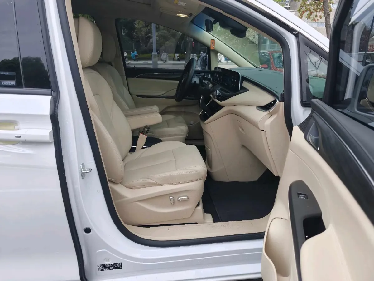 2023 Buick GL8 2.0T 237HP L4 9AT,autocango,china used car exporter,china ev exporter,chinese used car exporter,chinese used ev exporter