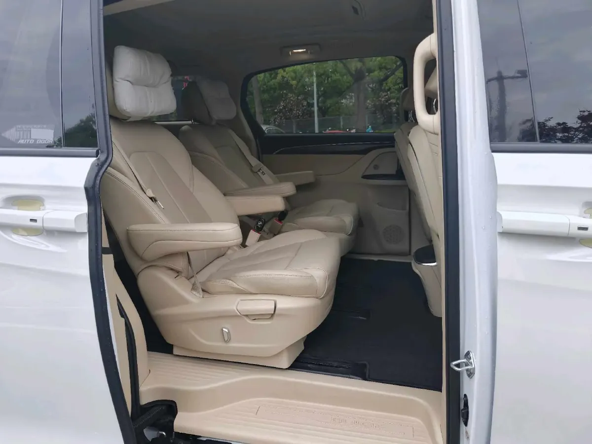 2023 Buick GL8 2.0T 237HP L4 9AT,autocango,china used car exporter,china ev exporter,chinese used car exporter,chinese used ev exporter