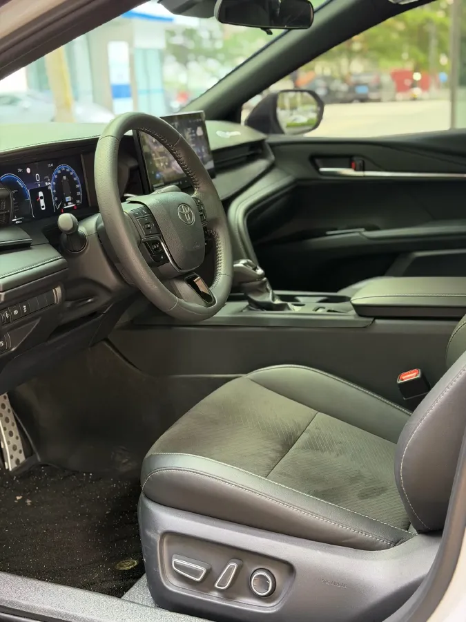 2024 Toyota Camry 2.0L 152HP L4 E-CVT Hybrid,autocango,china used car exporter,china ev exporter,chinese used car exporter,chinese used ev exporter