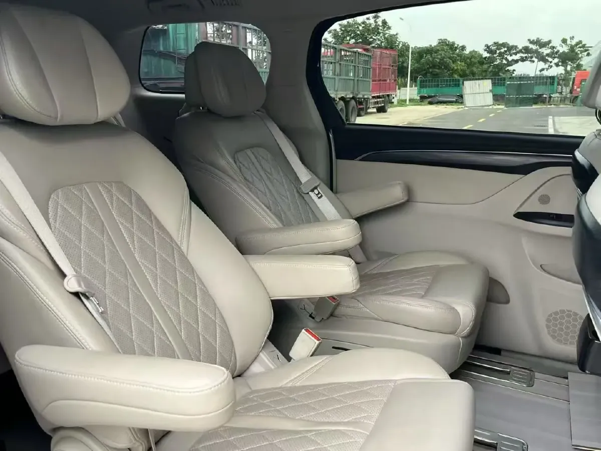 2022 Buick GL8 2.0T 237HP L4 9AT,autocango,china used car exporter,china ev exporter,chinese used car exporter,chinese used ev exporter