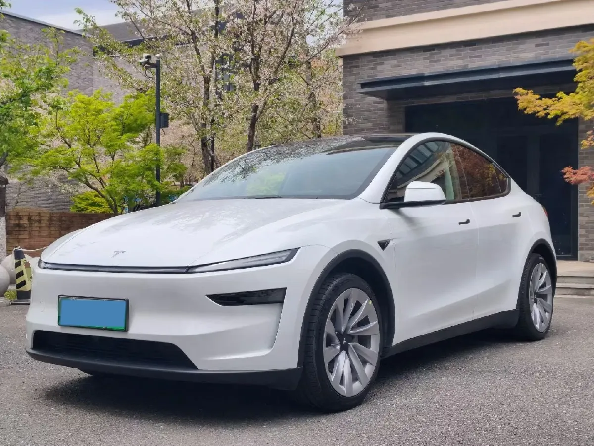 2025 Tesla Model Y BEV 62.5KWH,autocango,china used car exporter,china ev exporter,chinese used car exporter,chinese used ev exporter