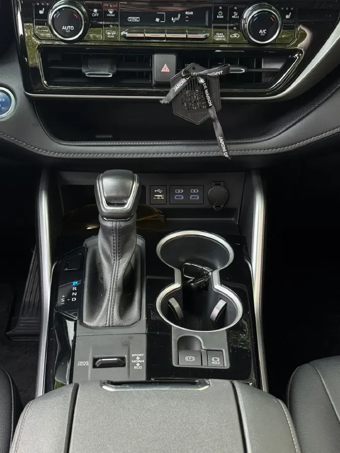 2022 Toyota Highlander 2.5L 192HP L4 E-CVT Hybrid,autocango,china used car exporter,china ev exporter,chinese used car exporter,chinese used ev exporter