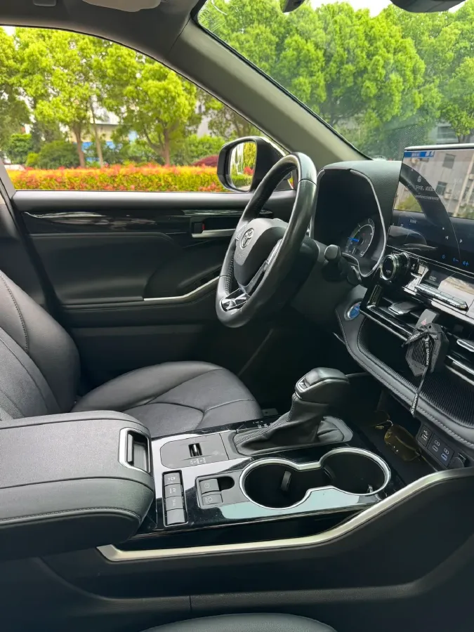 2022 Toyota Highlander 2.5L 192HP L4 E-CVT Hybrid,autocango,china used car exporter,china ev exporter,chinese used car exporter,chinese used ev exporter