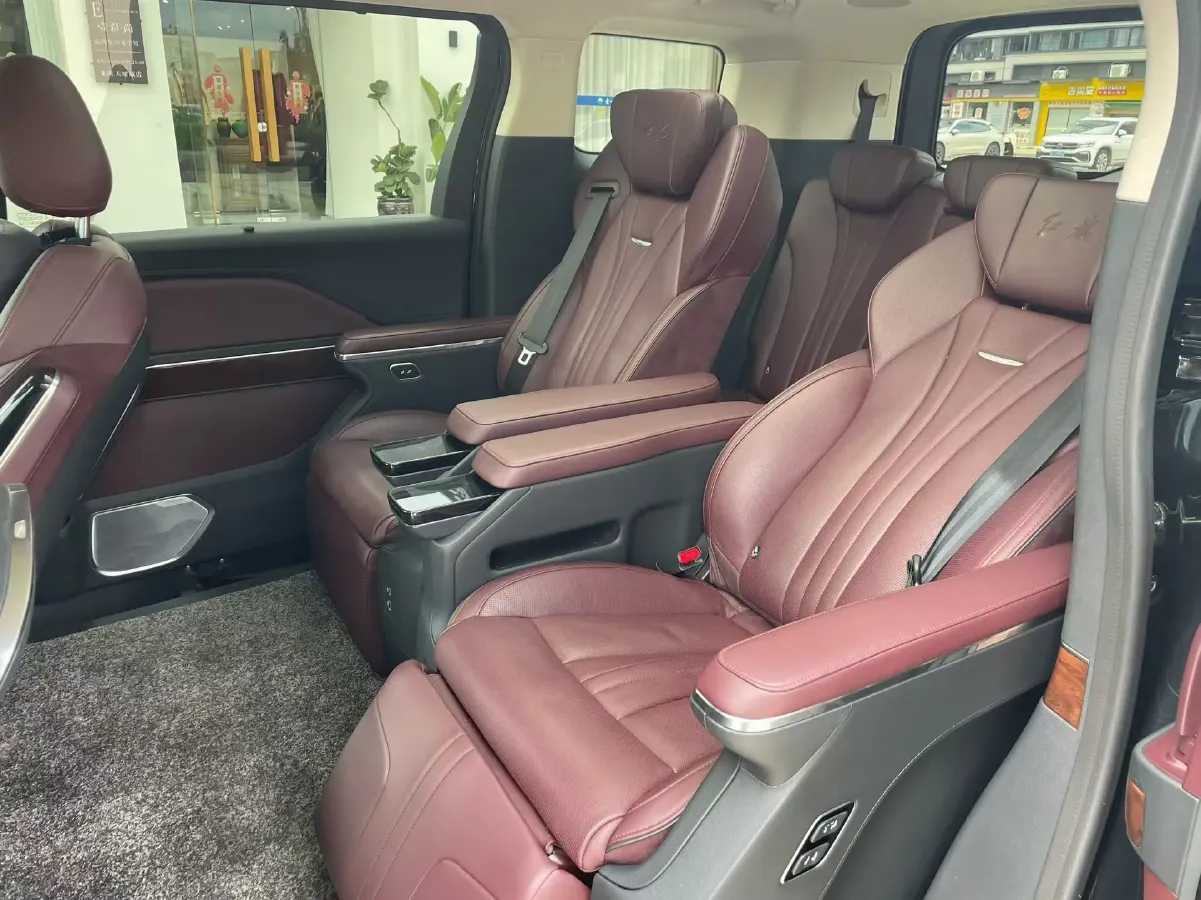 2023 HongQi HQ9 2.0T 252HP L4 8AT,autocango,china used car exporter,china ev exporter,chinese used car exporter,chinese used ev exporter