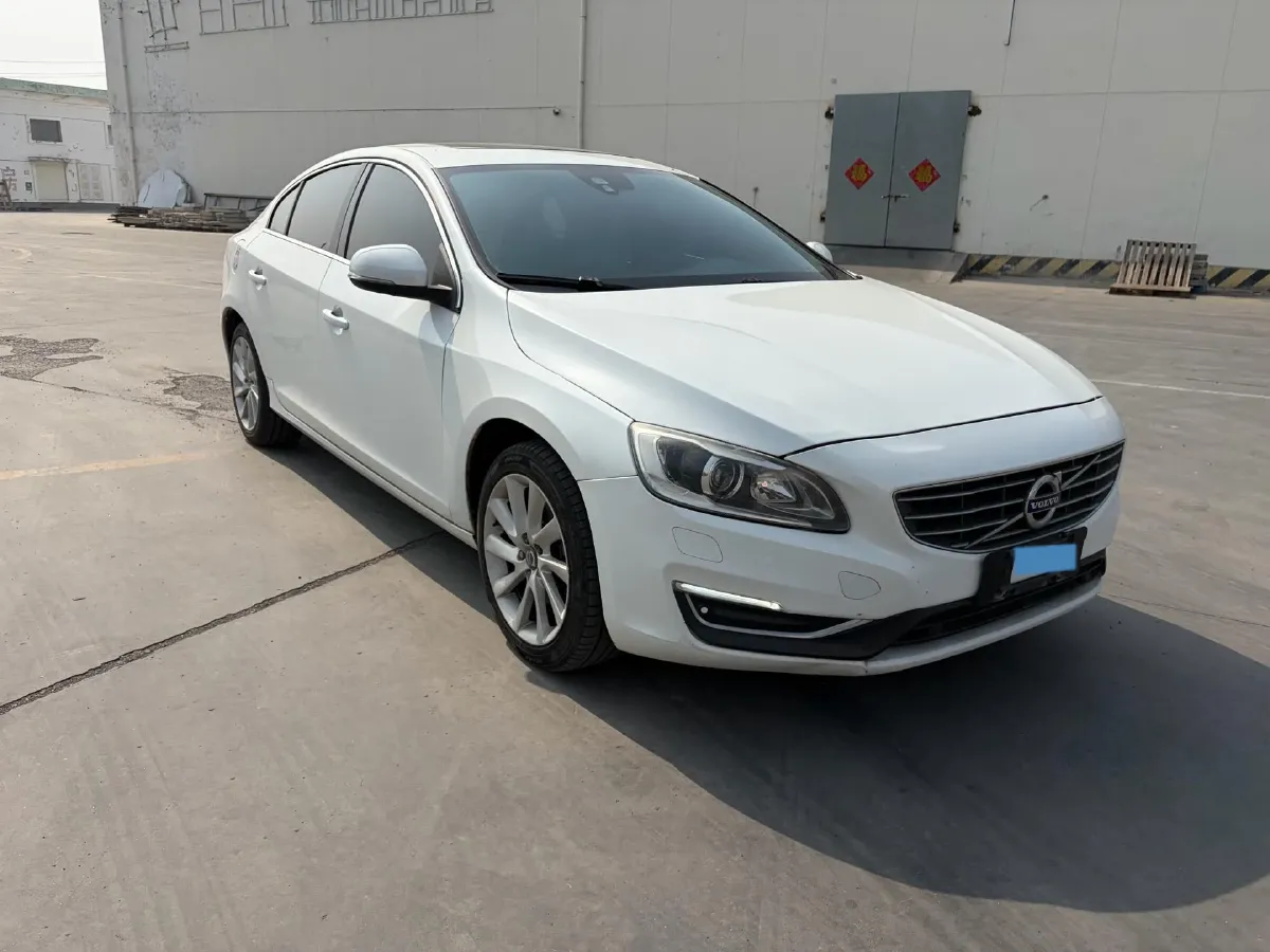 2018 Volvo S60 1.5T 152HP L4 6AT,autocango,china used car exporter,china ev exporter,chinese used car exporter,chinese used ev exporter