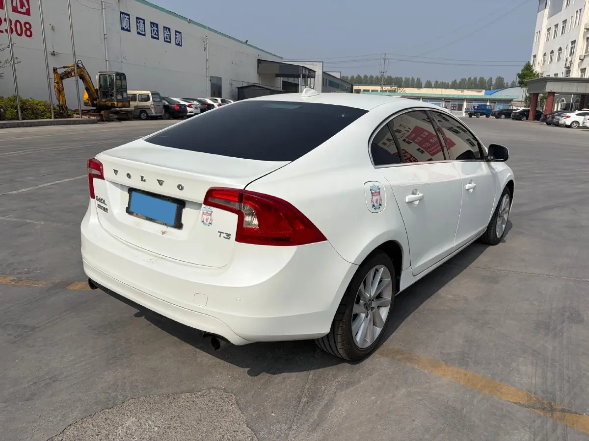 2018 Volvo S60 1.5T 152HP L4 6AT,autocango,china used car exporter,china ev exporter,chinese used car exporter,chinese used ev exporter